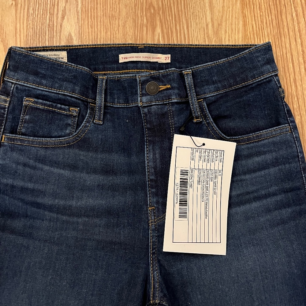 NWT Levi's 720 High Rise Super Skinny Jeans